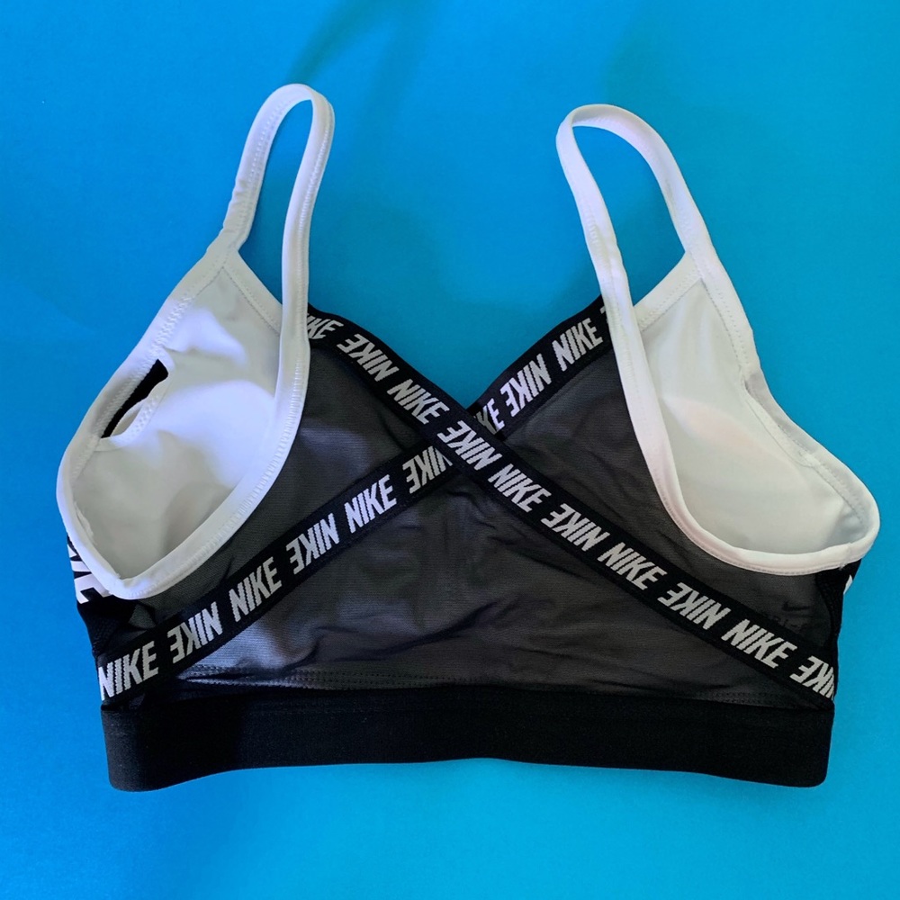 Nike Women's Indy Logo Low Padded Sports Bra - Picture 2 of 8